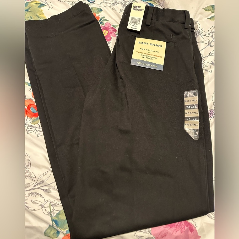 34/38 Dockers brand new with tags!!  Deal!!